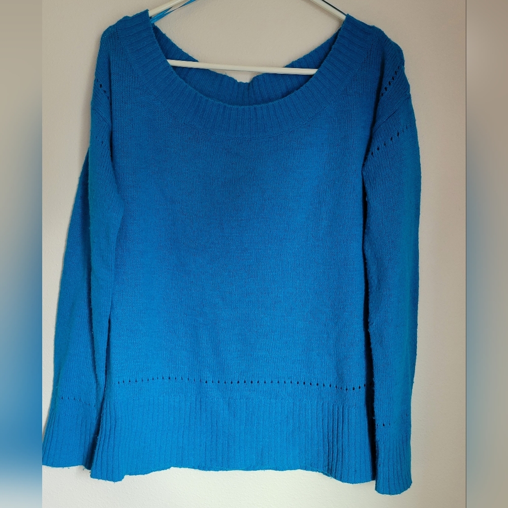 Almost NEW - Bright blue sweater
